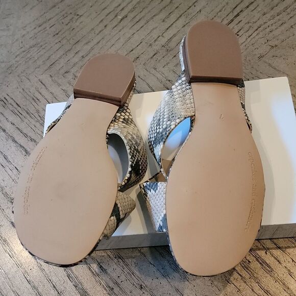 Cupcakes and Cashmere Revolve size 7 leather slipper sandals NWOT - Picture 4 of 7